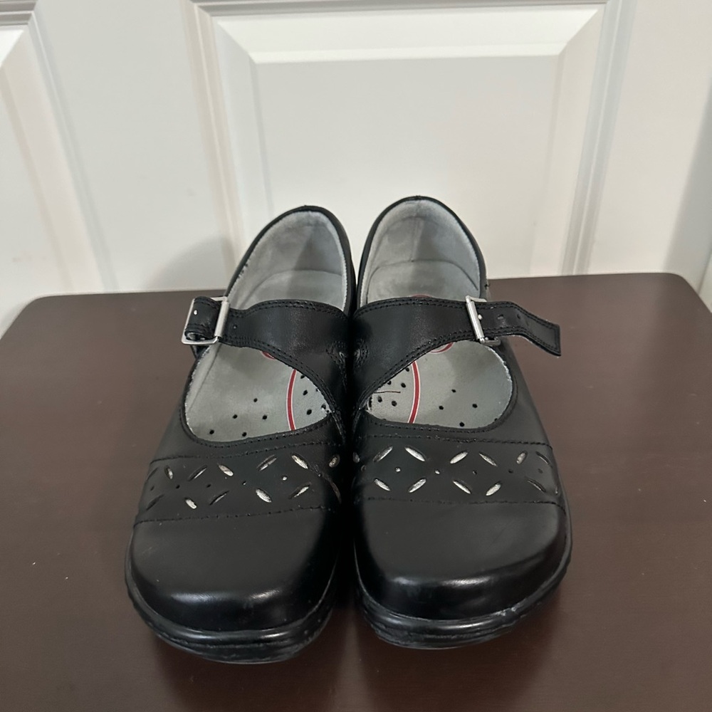 Klogs USA Women's Black Madrid Clog Size 8 - Picture 4 of 11